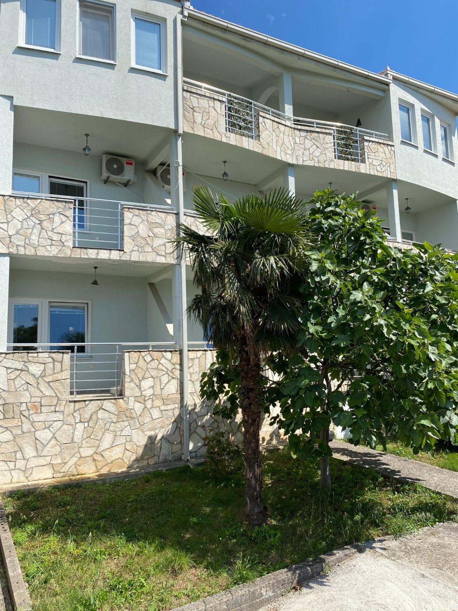 Apartments Vila Kurtagic Dobra Voda Exterior photo
